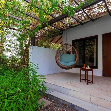 Wander Beyond By Stayvista - Featuring A Bali-Themed Abode And A Refreshing Swimming Pool Алибаг Екстериор снимка