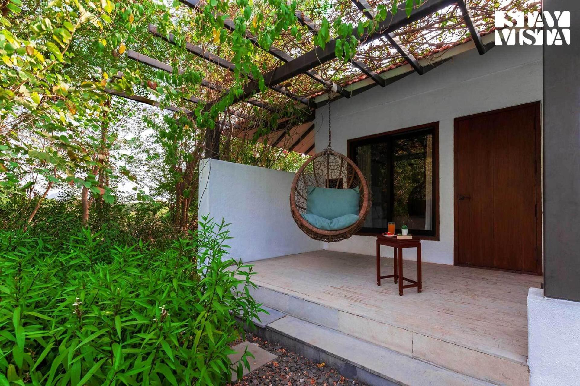 Wander Beyond By Stayvista - Featuring A Bali-Themed Abode And A Refreshing Swimming Pool Алибаг Екстериор снимка